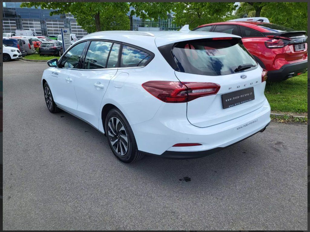 Ford Focus, Kombi 1,0 Ecoboost Titanium - fotka 2