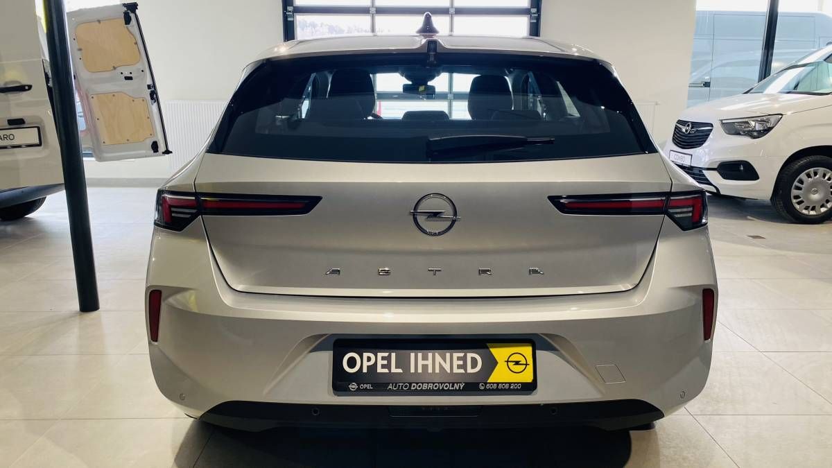 Opel Astra, Edition HB 1.2 TURBO 81kW/110k - fotka 5