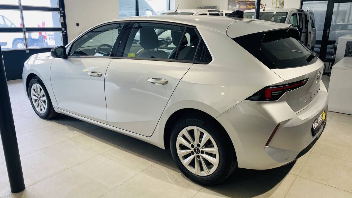 Opel Astra, Edition HB 1.2 TURBO 81kW/110k - fotka 6