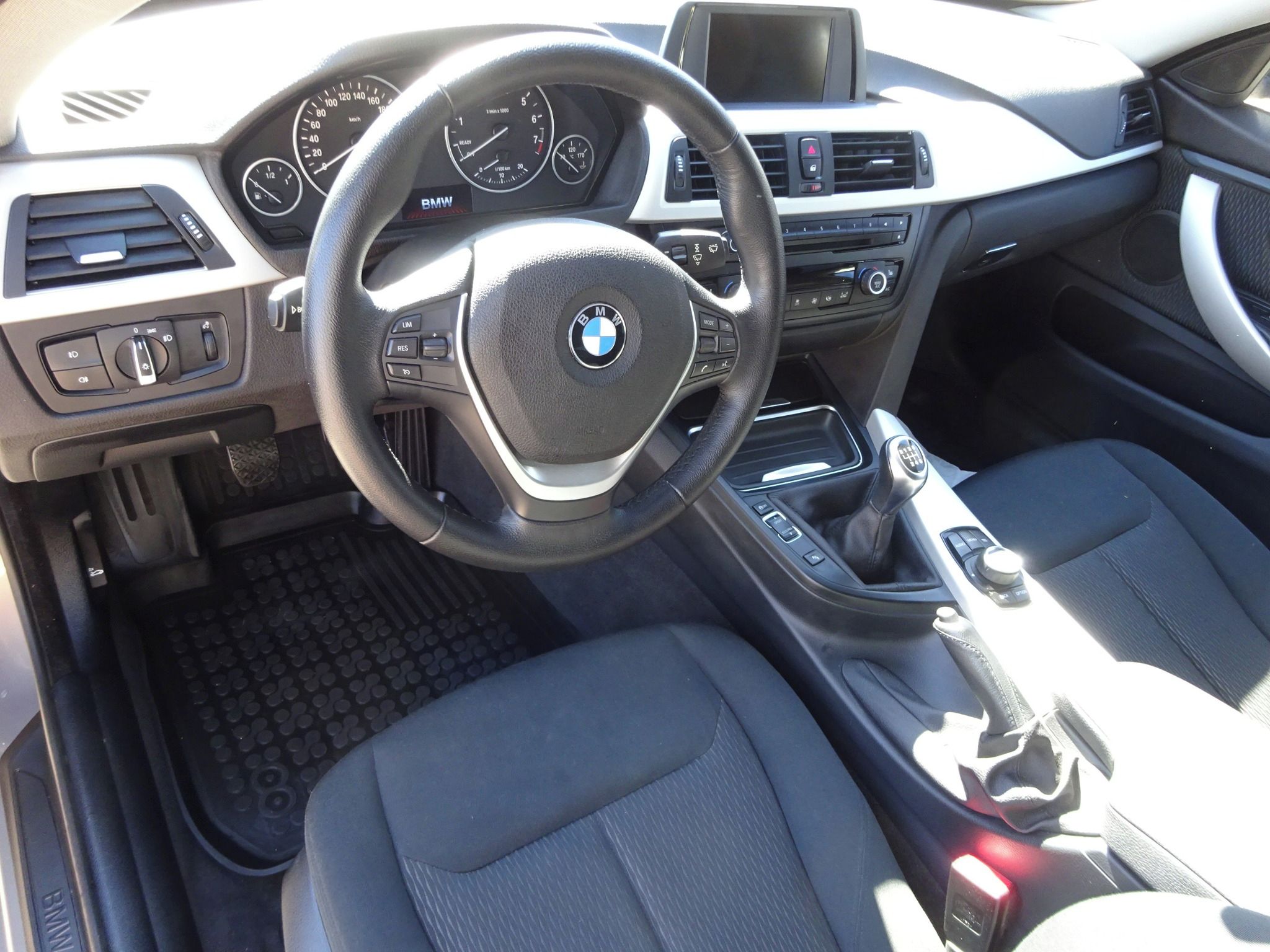 BMW Řada 4, 420i Grand Coupe (MANUÁL) - fotka 5