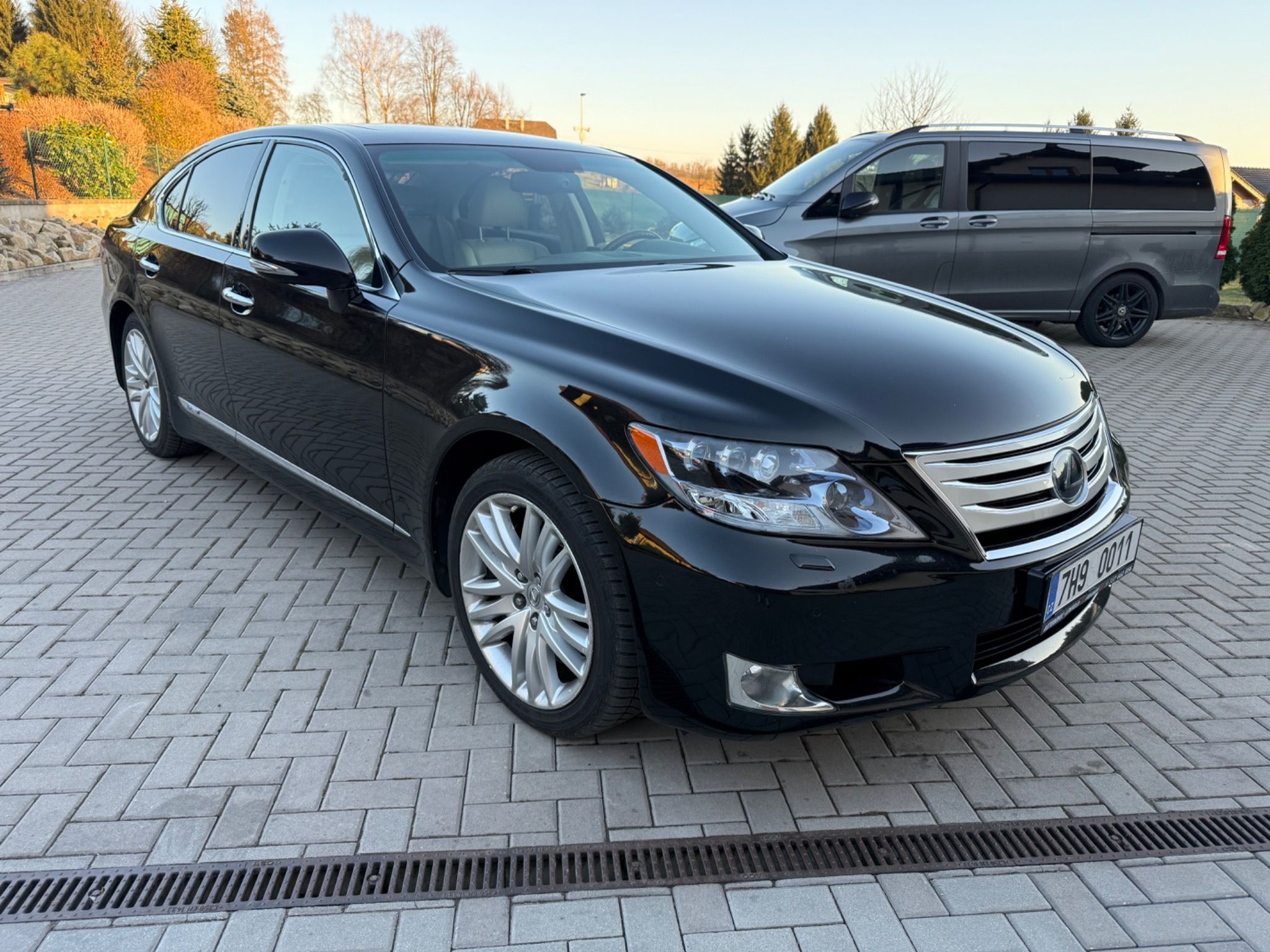Lexus LS, 600h, koupeno v ČR - fotka 3