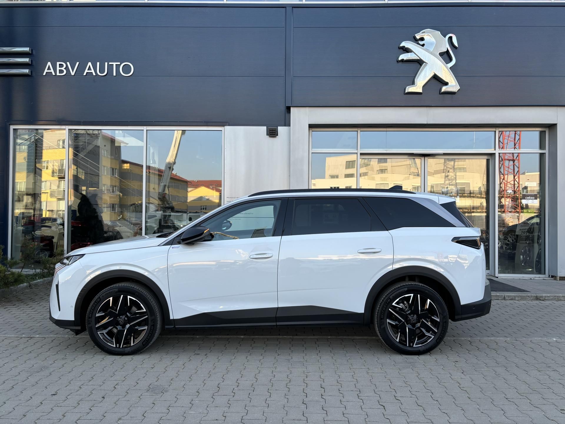 Peugeot 5008, Allure, navíc výbava za 127tis - fotka 6