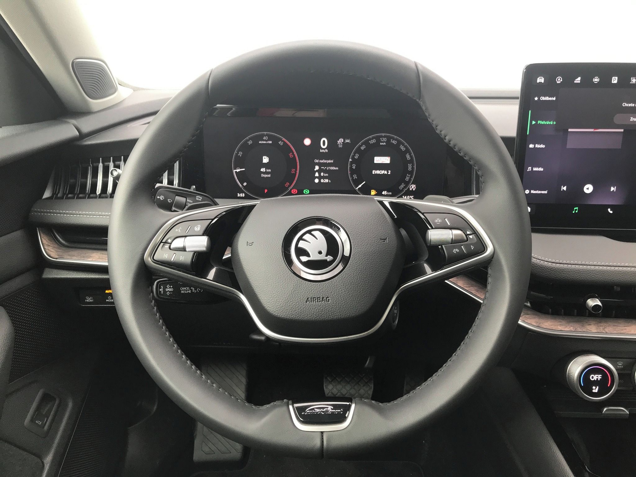 Škoda Superb, 4x4 TDI 142kW 7°DSG L&K+TAŽNÉ - fotka 6