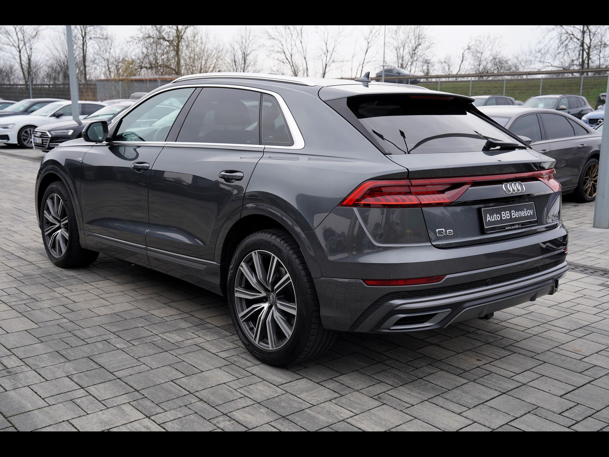 Audi Q8, 50 TDI/Q/Matrix/21"/tažné/ČR - fotka 4