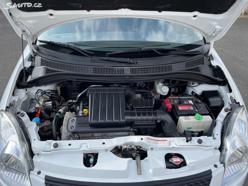Suzuki Swift, 1,3 68 kW,SERVISKA