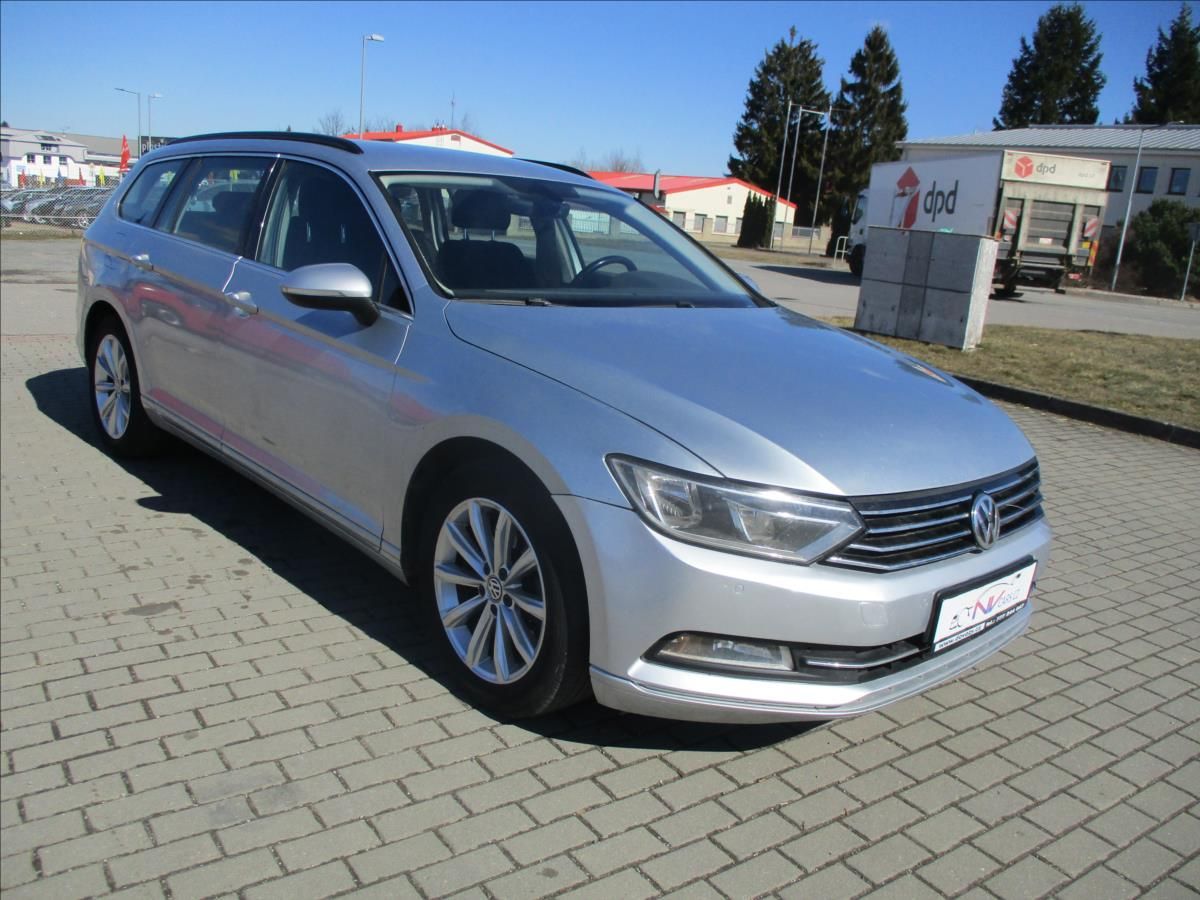 Volkswagen Passat, 2,0 TDi 110kw Highline DSG GPS - fotka 6