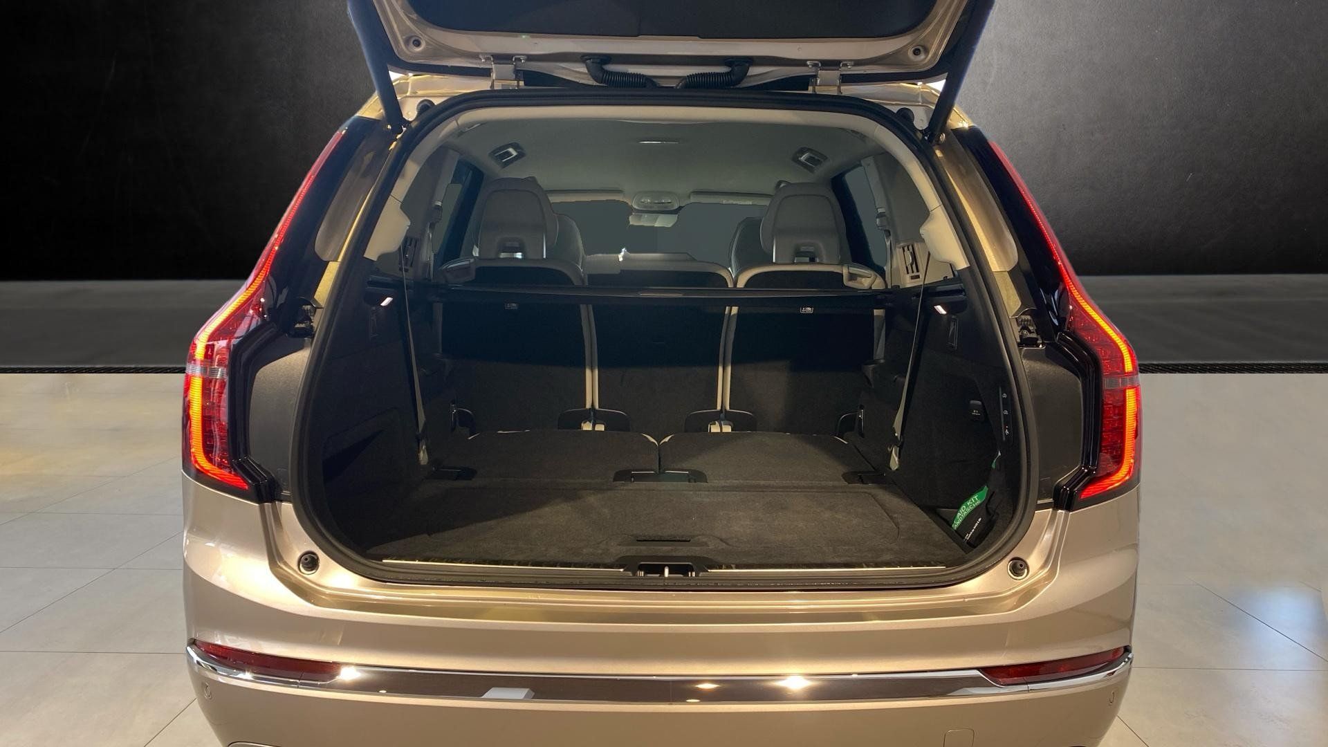 Volvo XC90, PLUS BRIGHT, B5 AWD, 184+10 kW - fotka 6