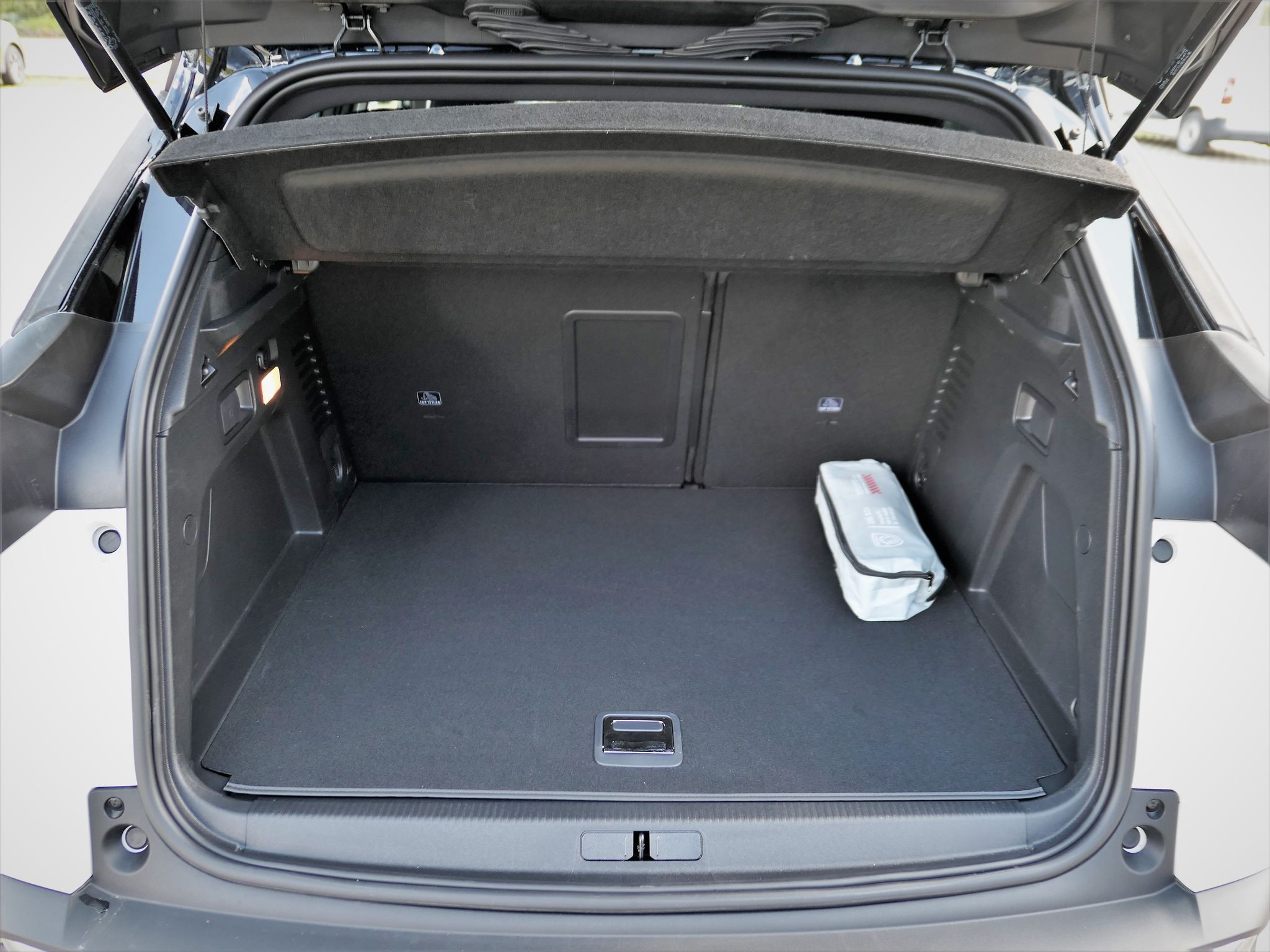 Peugeot 3008, GT Plug-in HYBRID 225 e-EAT8 - fotka 5