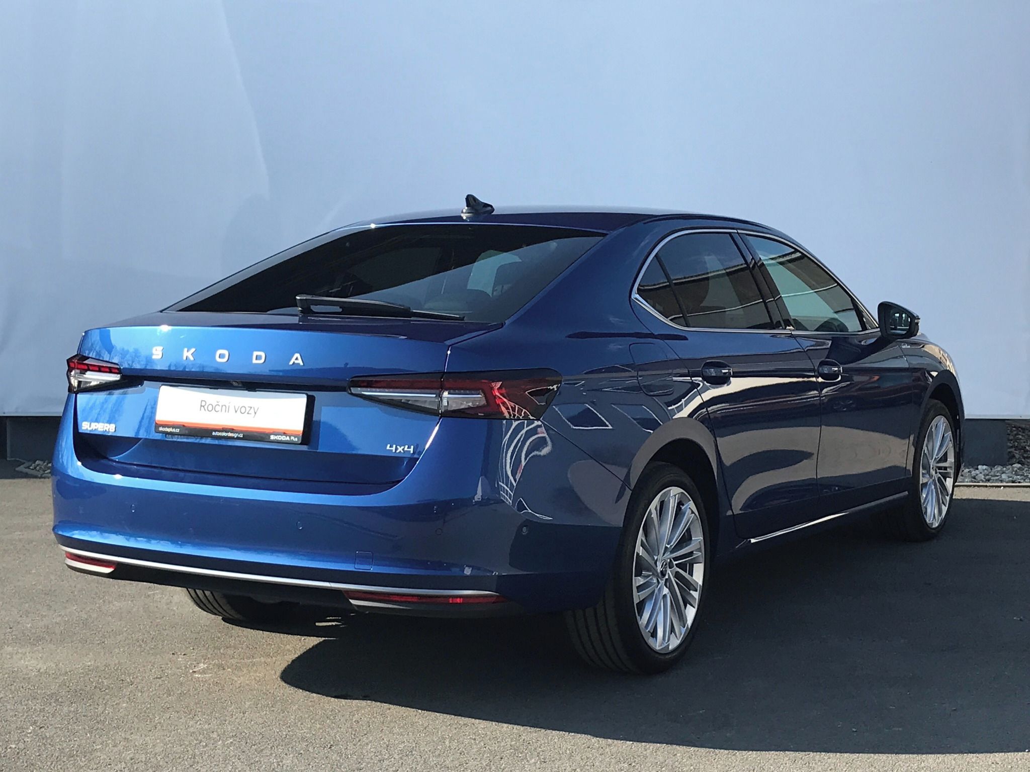 Škoda Superb, 4x4 TDI 142kW 7°DSG L&K+TAŽNÉ - fotka 2