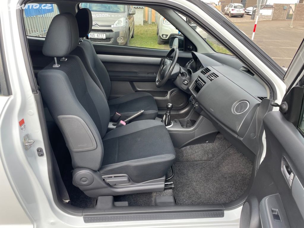 Suzuki Swift, 1,3 68 kW,SERVISKA