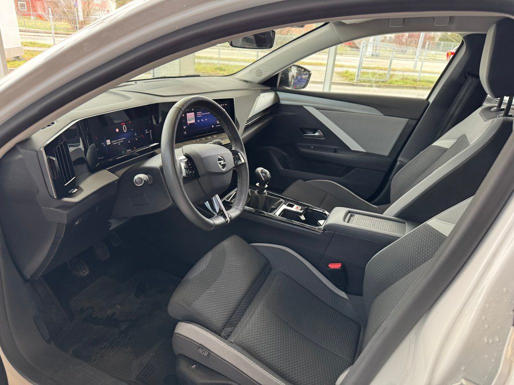 Opel Astra, 1.2T 96kW 2023 - fotka 5