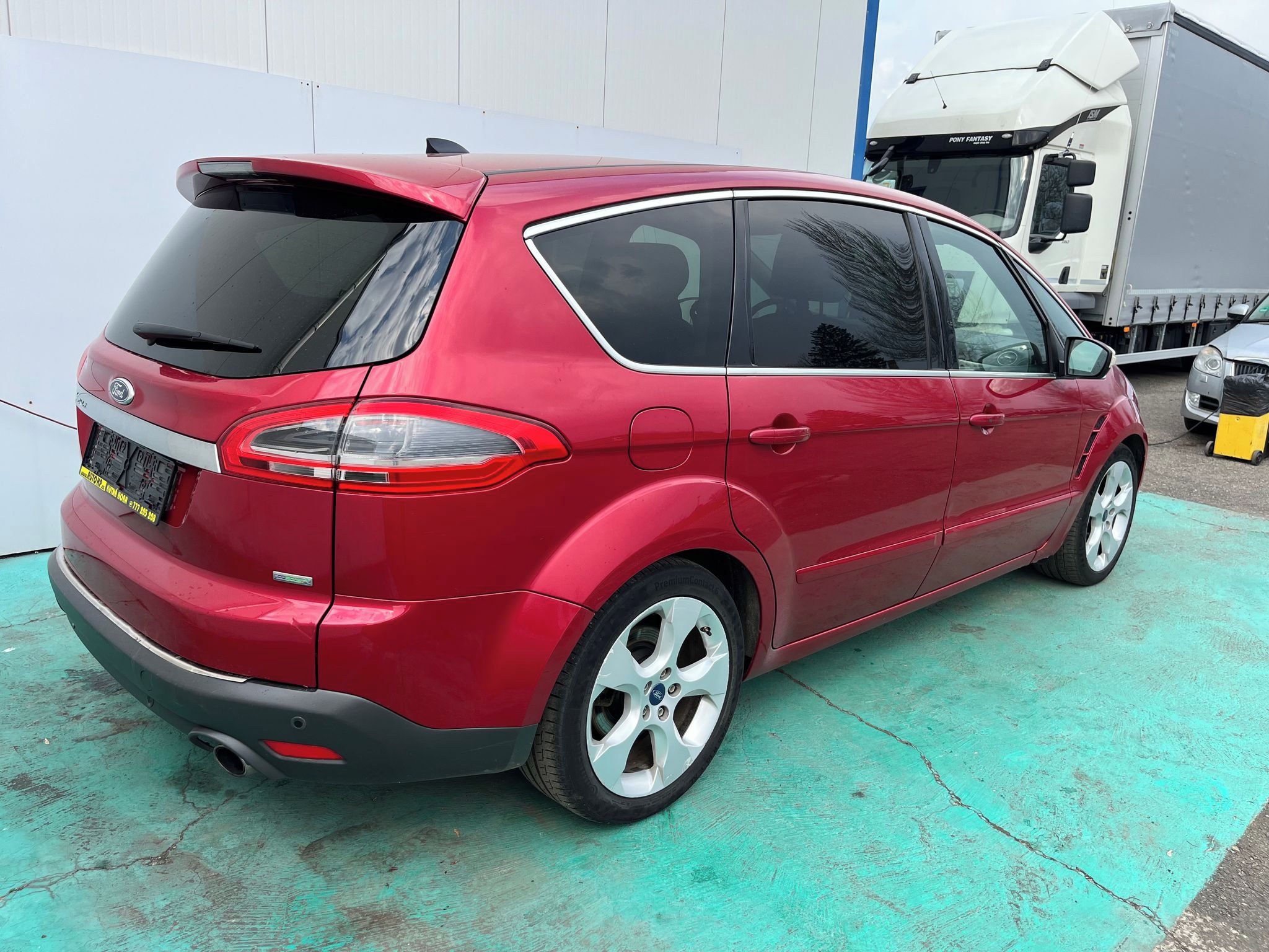 Ford S-MAX, 2.0, 176kW, Automat, 7míst - fotka 2