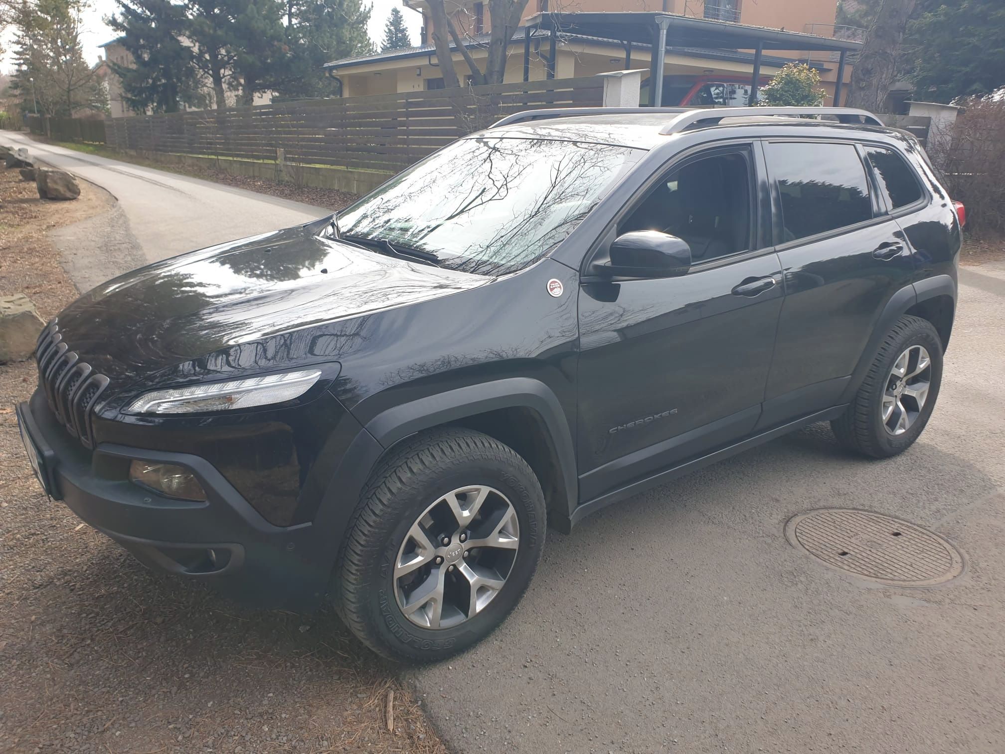 Jeep Cherokee, NA SPLÁTKY VŠEM BEZ REGISTRU - fotka 4