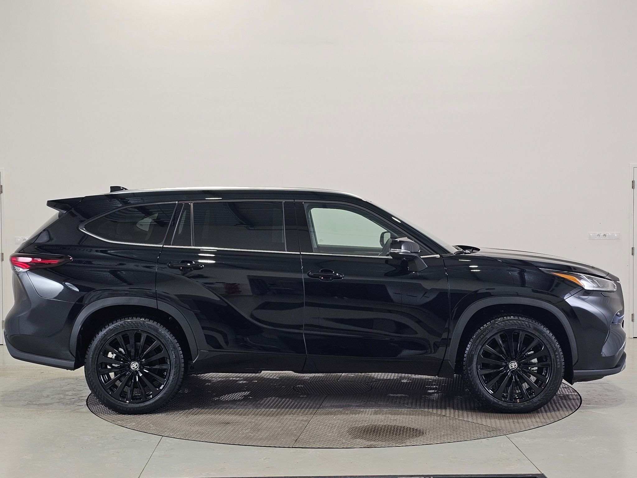 Toyota Highlander, 2.5 HEV 248k 4x4 Executive JBL - fotka 3