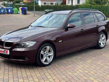 320i 125kW XENON,VÝHŘEV,KLIMA