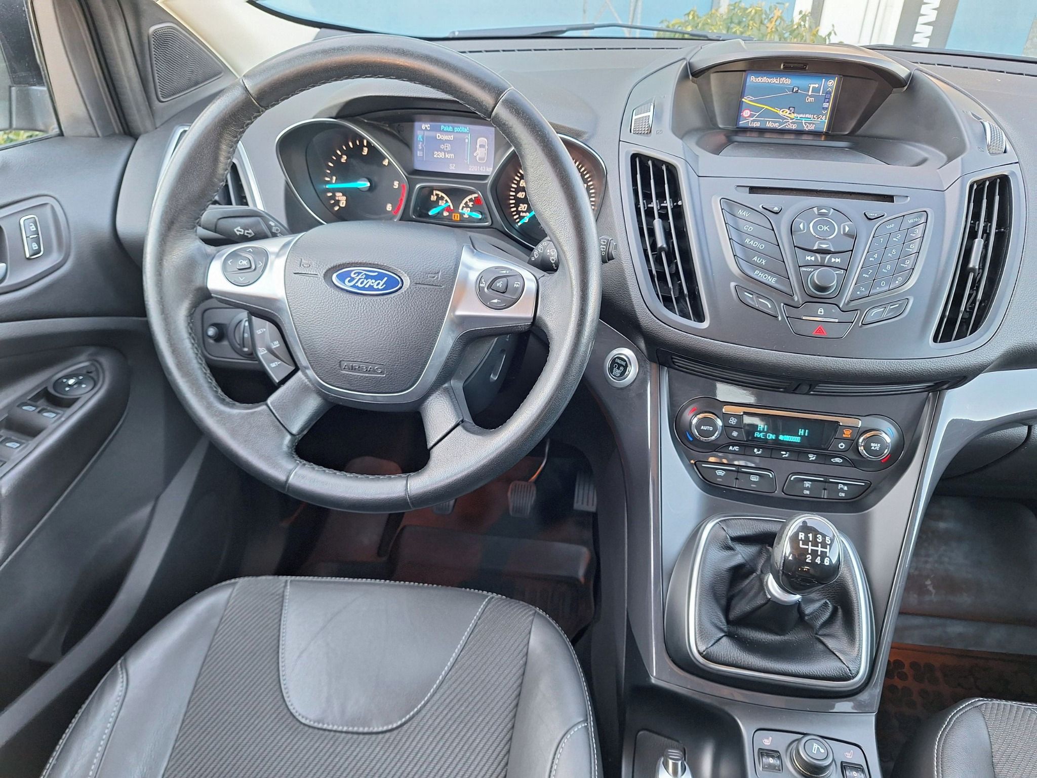 Ford Kuga, 2,0TDCi 4x4 TITANIUM - fotka 6