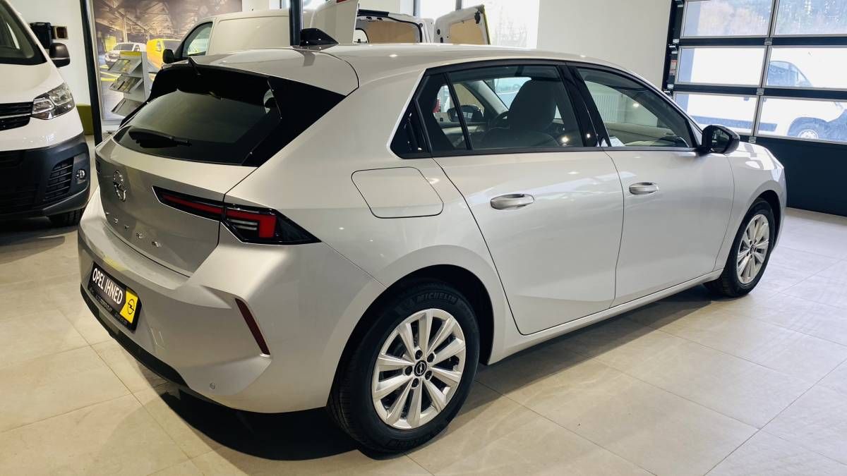 Opel Astra, Edition HB 1.2 TURBO 81kW/110k - fotka 4