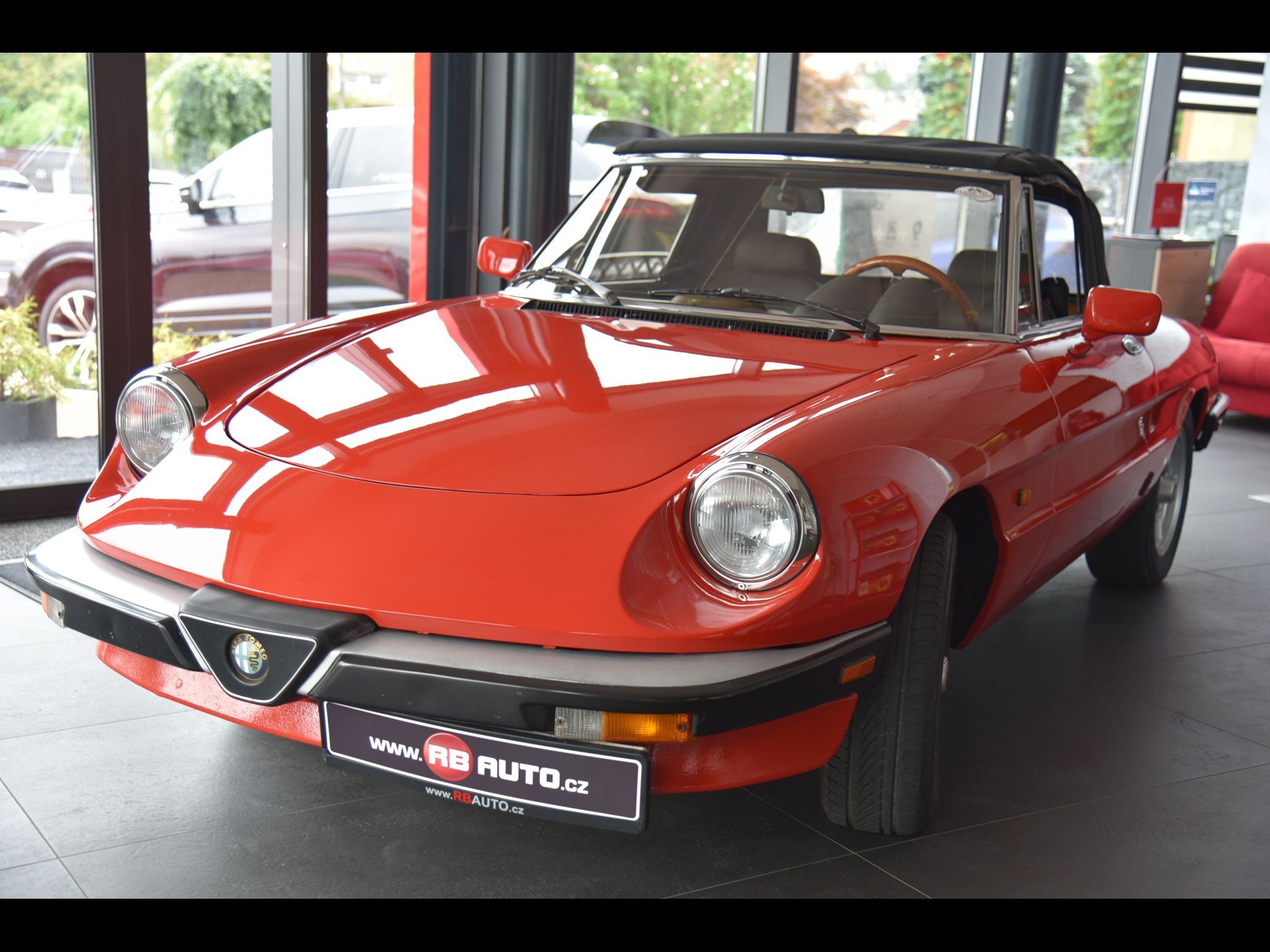 Alfa Romeo Spider, 2.0i 83 kw Oldtimer - fotka 5