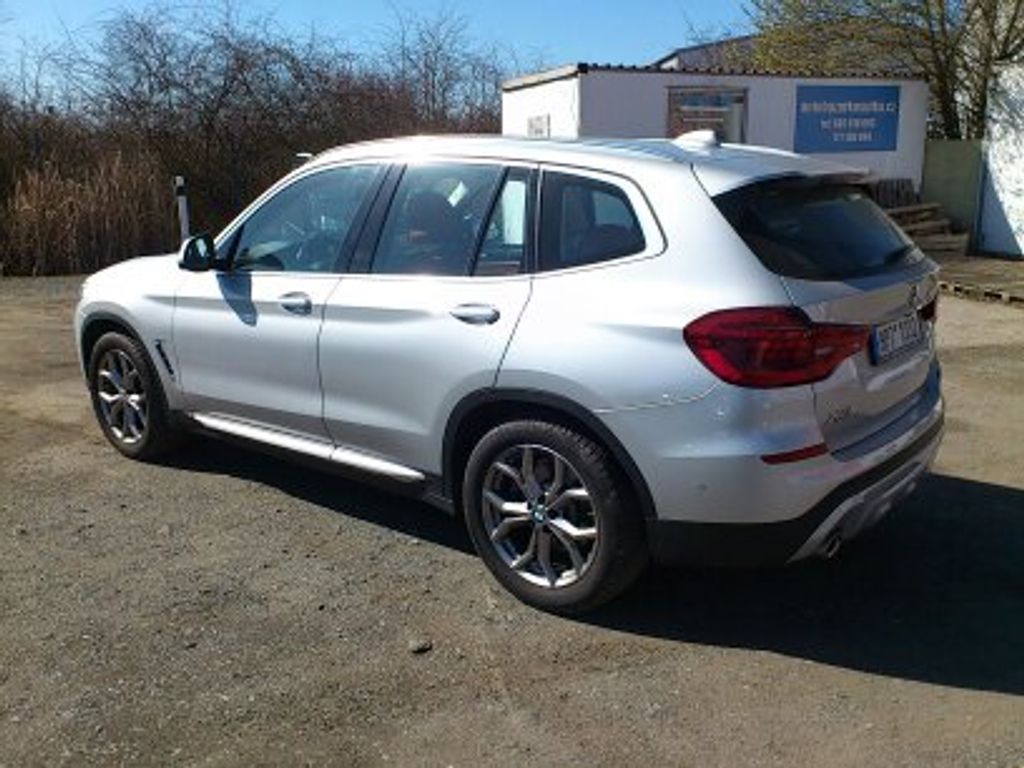 BMW X3, 2,0i xDrive Turbo 135kW - fotka 3