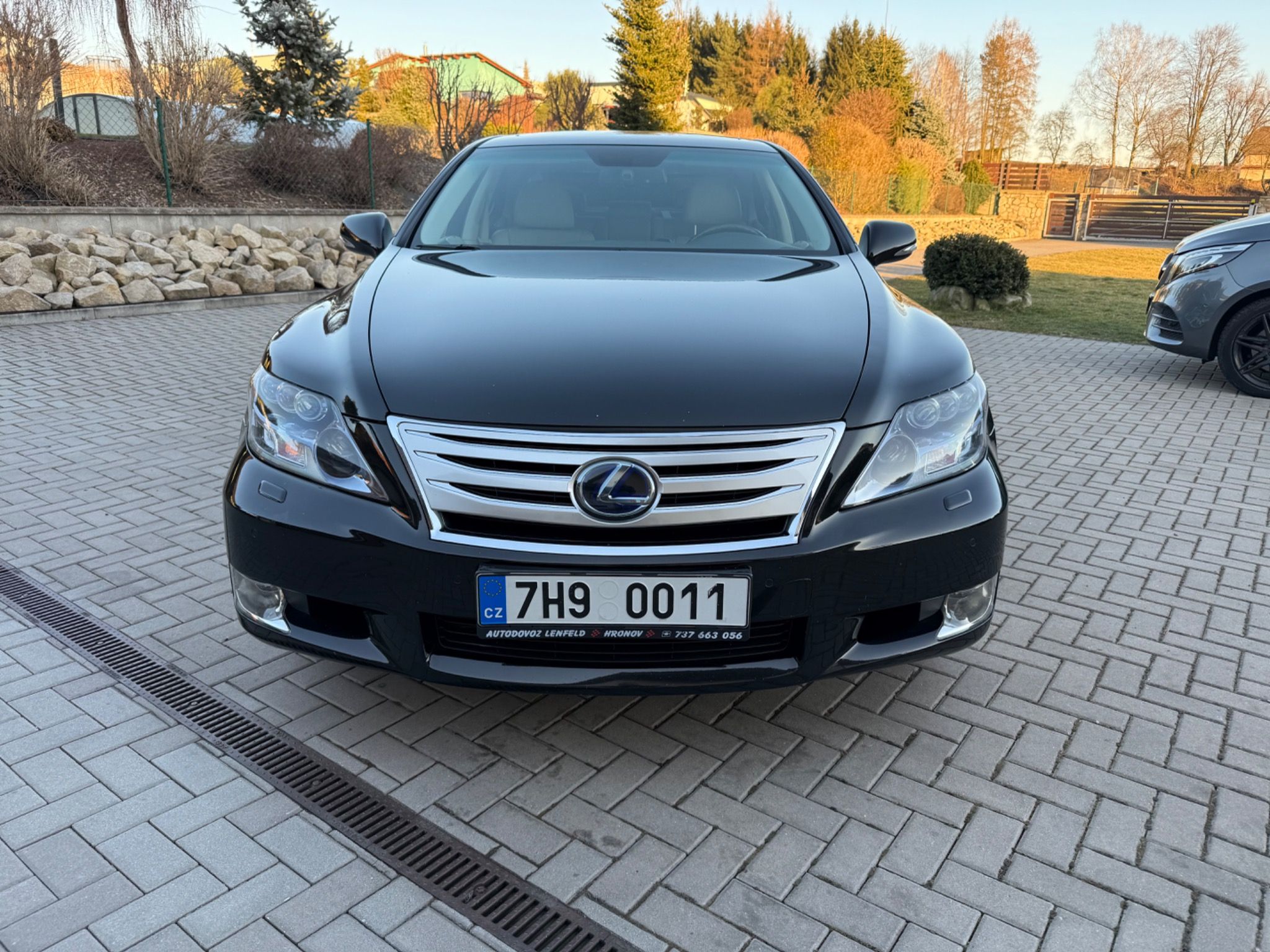 Lexus LS, 600h, koupeno v ČR - fotka 2