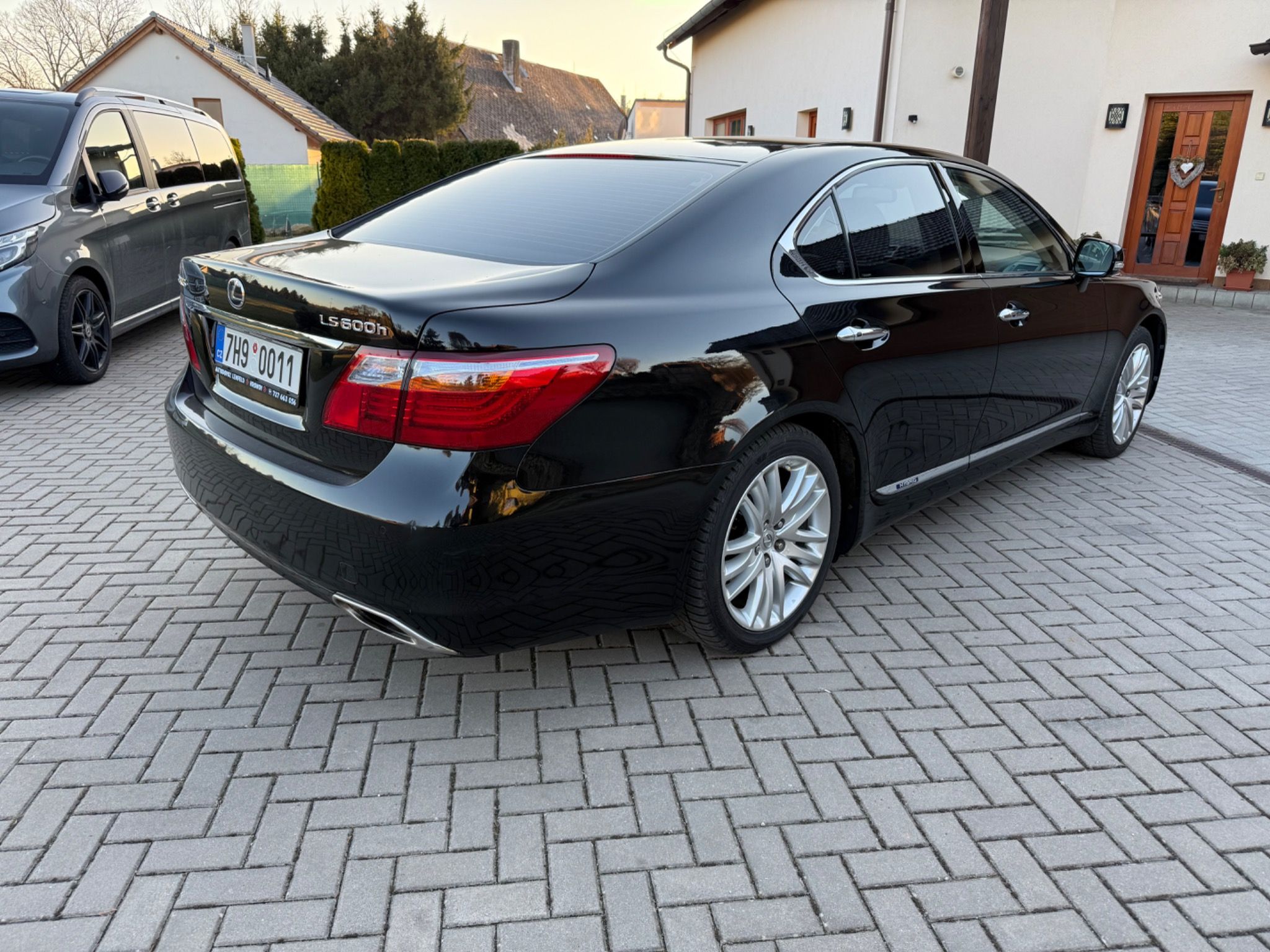 Lexus LS, 600h, koupeno v ČR - fotka 5