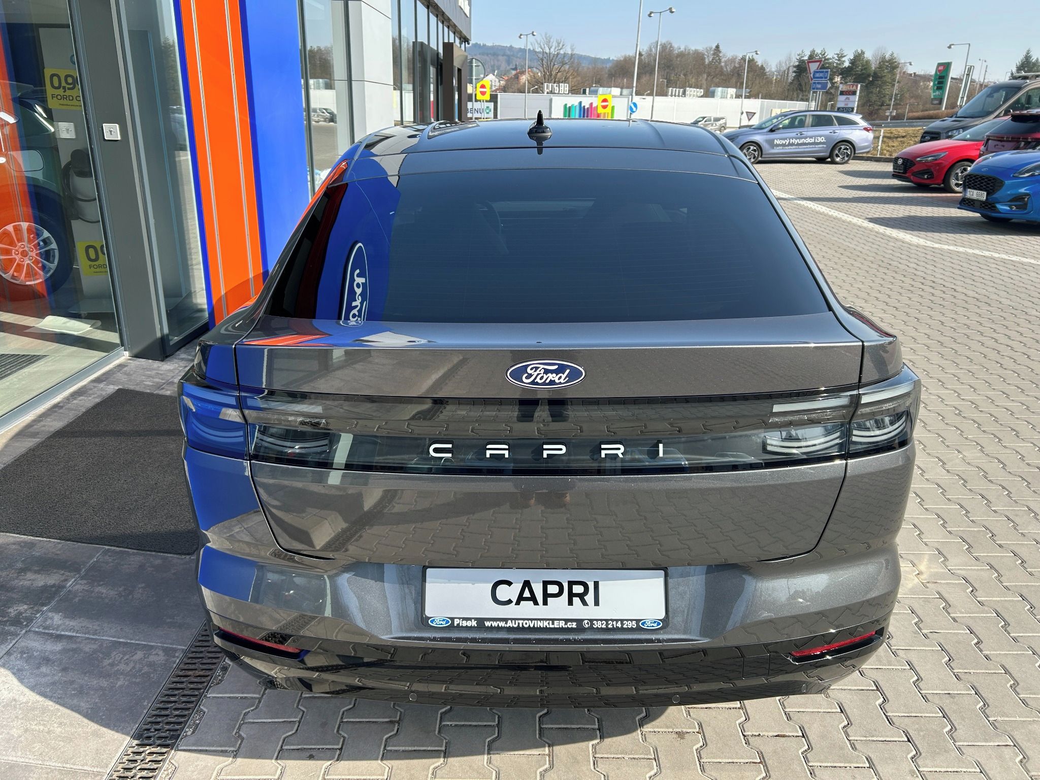 Ford Capri, 79 kWh dojezd (250 kW/340 k) - fotka 6