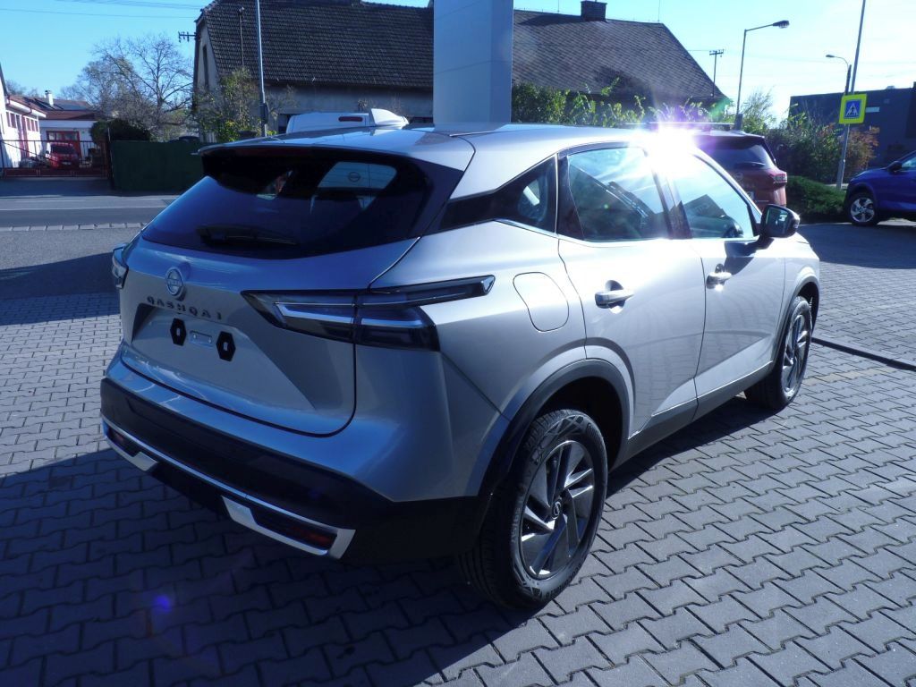 Nissan Qashqai, 1.3DIG-T 158HP AT Acenta Cold - fotka 4