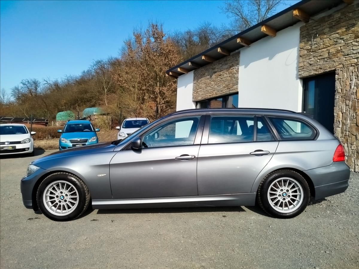BMW Řada 3, 2,0 320i 125kW, NAVI, Automat - fotka 3