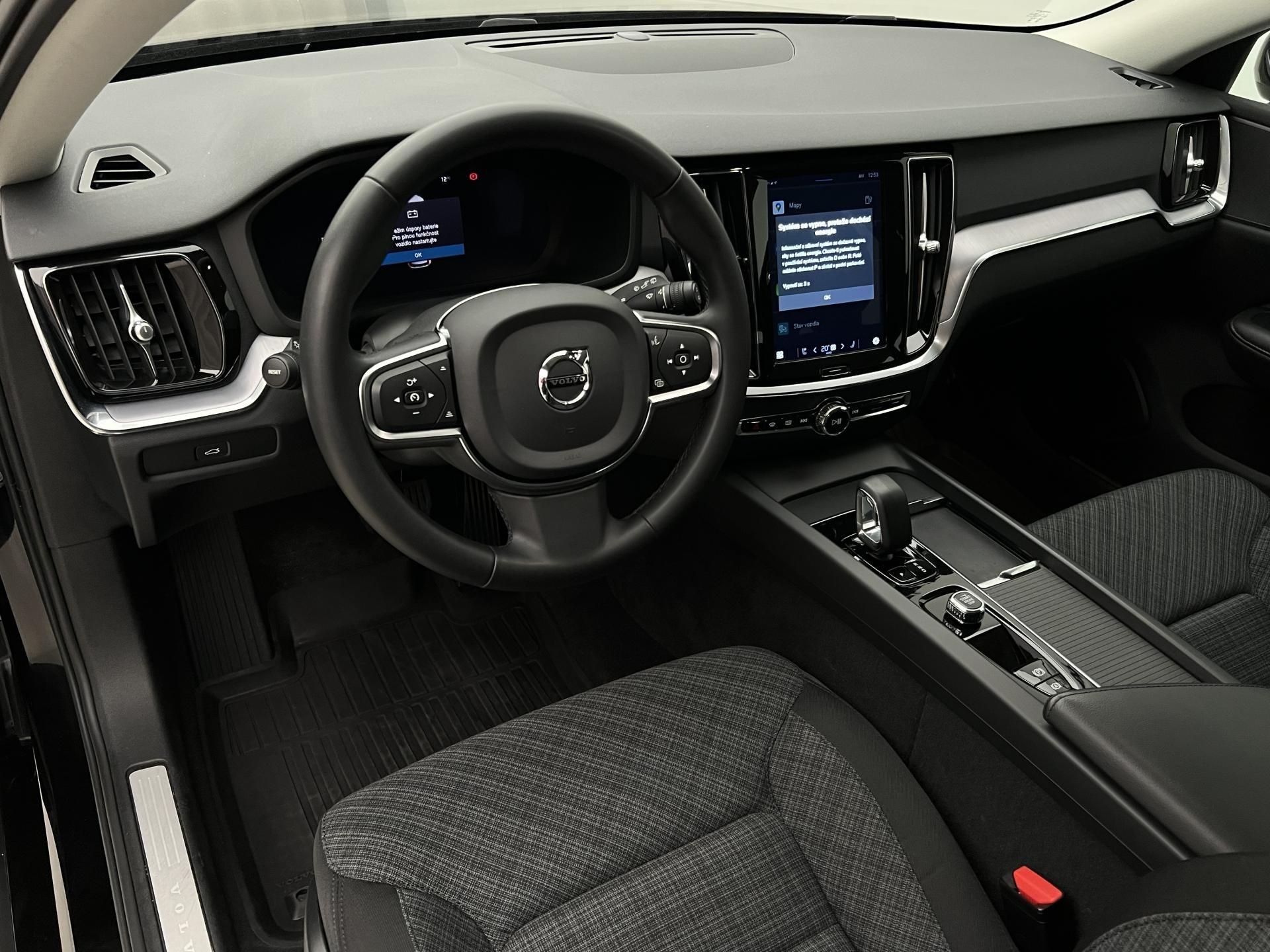 Volvo V60, B4 CORE AUT 1.maj. - fotka 4
