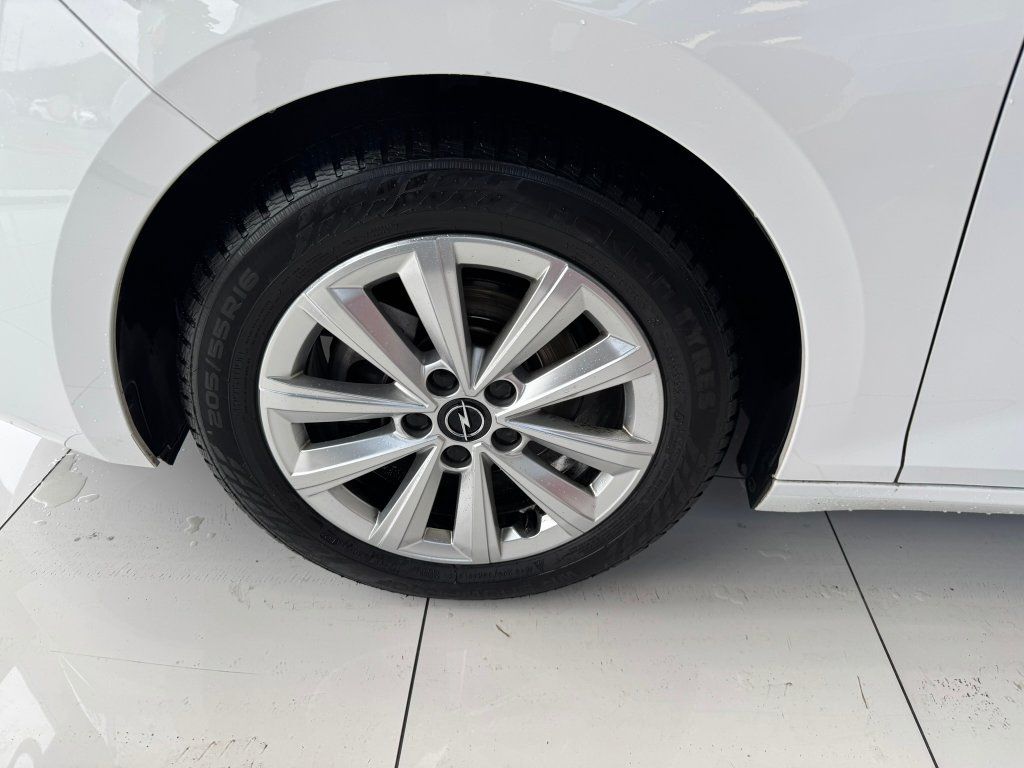 Opel Astra, 1.2T 96kW 2023 - fotka 4