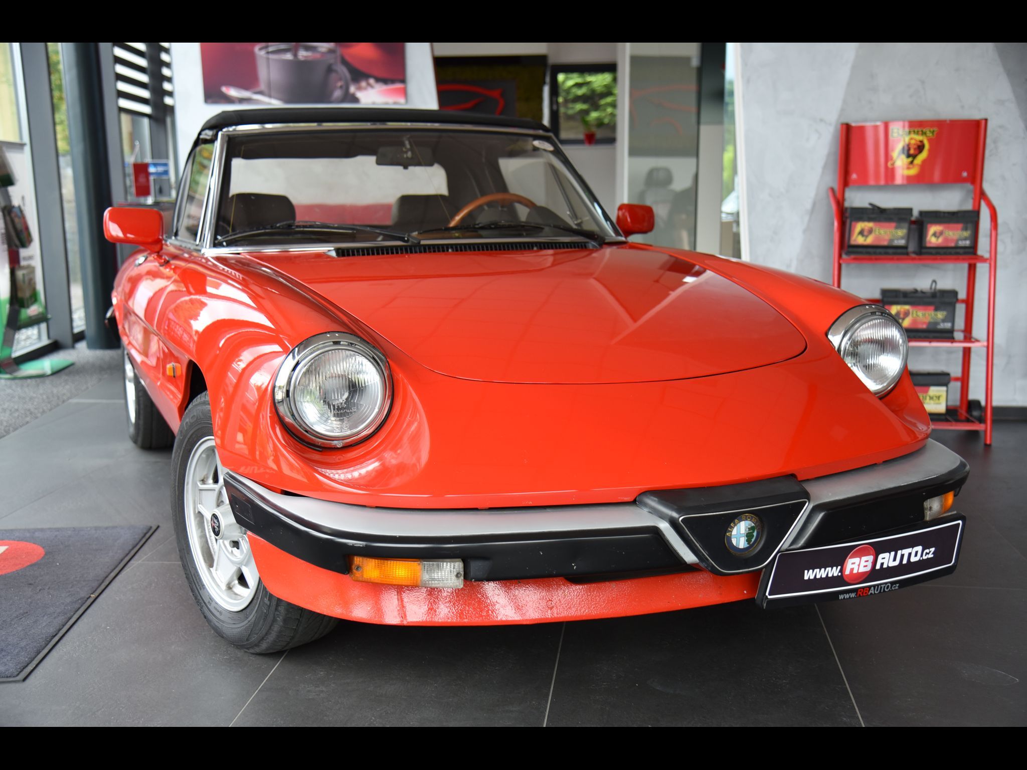 Alfa Romeo Spider, 2.0i 83 kw Oldtimer - fotka 3