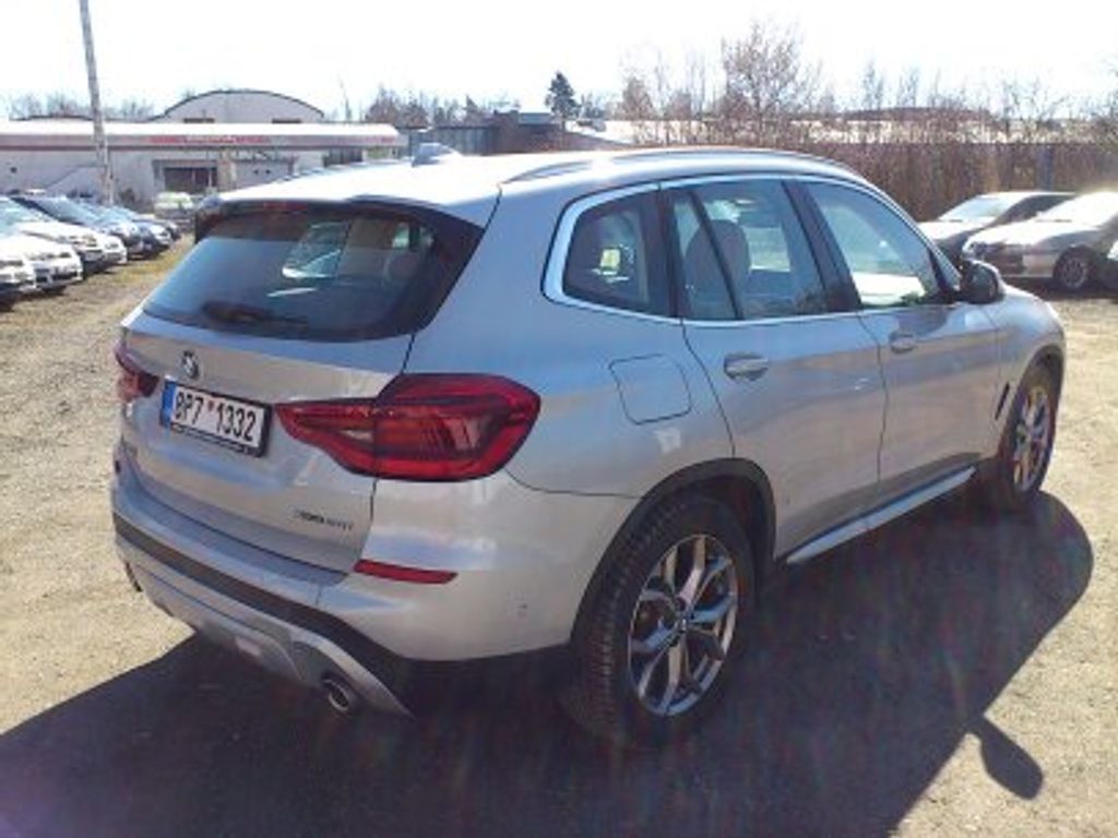 BMW X3, 2,0i xDrive Turbo 135kW - fotka 5