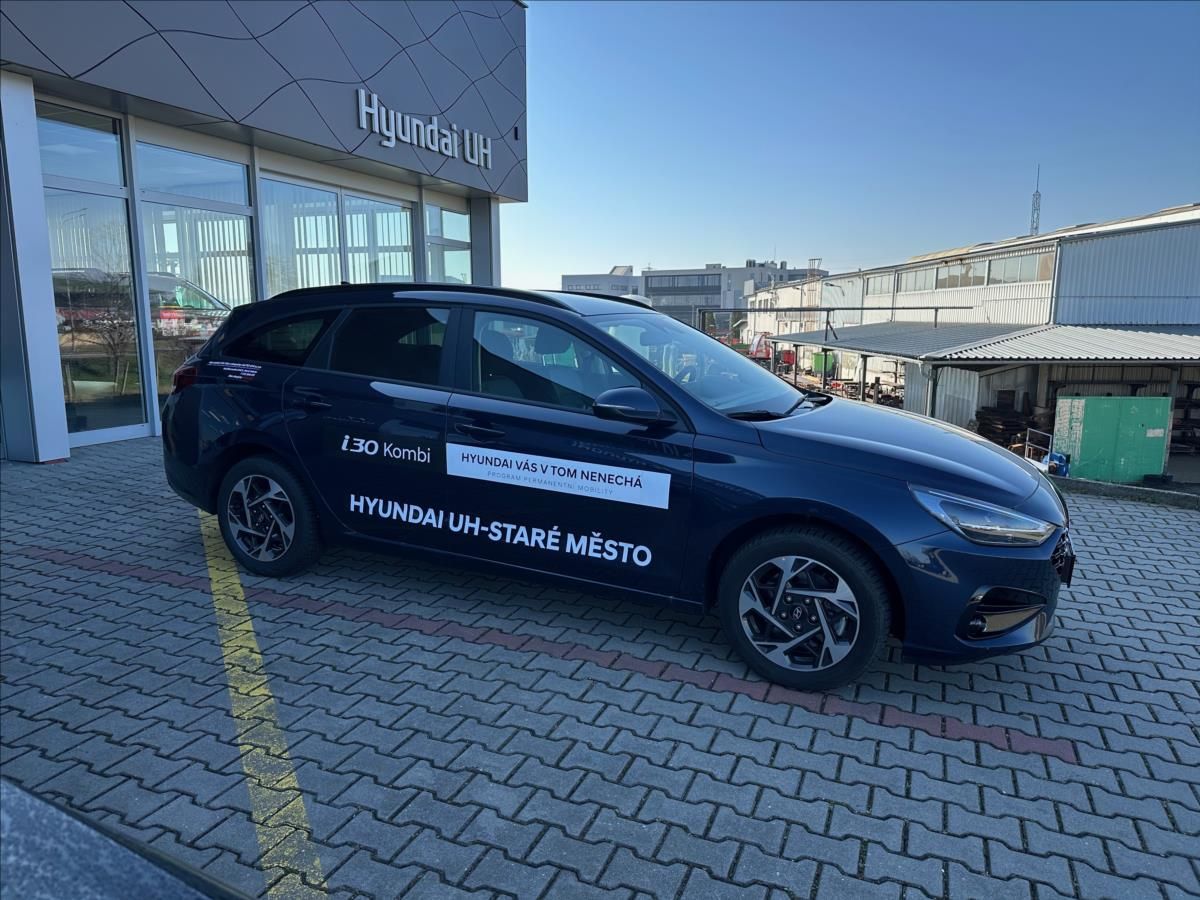 Hyundai i30, 1,5 i  FL FAMILY - fotka 6