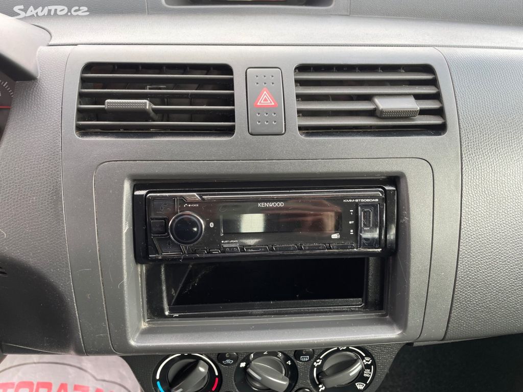 Suzuki Swift, 1,3 68 kW,SERVISKA