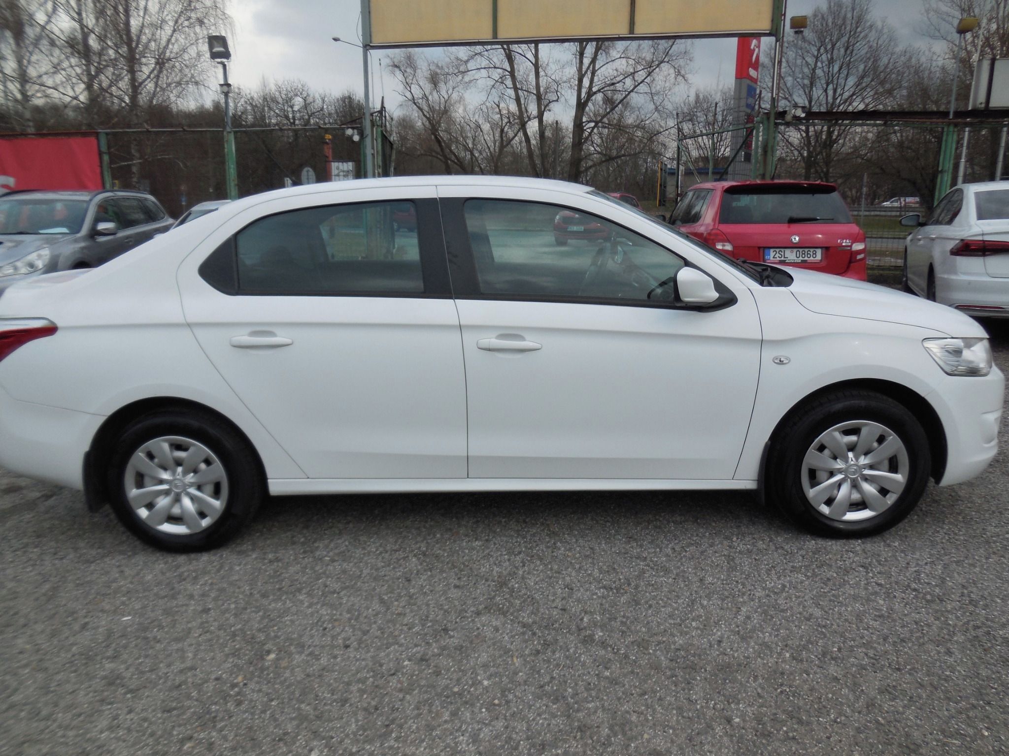 Citroën C-Elysée, 1.6 85kw Klima Tažné - fotka 4