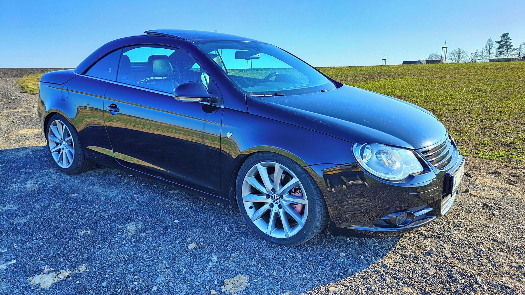 Volkswagen Eos, 3.2 V6 DSG INDIVIDUAL, výbava - fotka 2