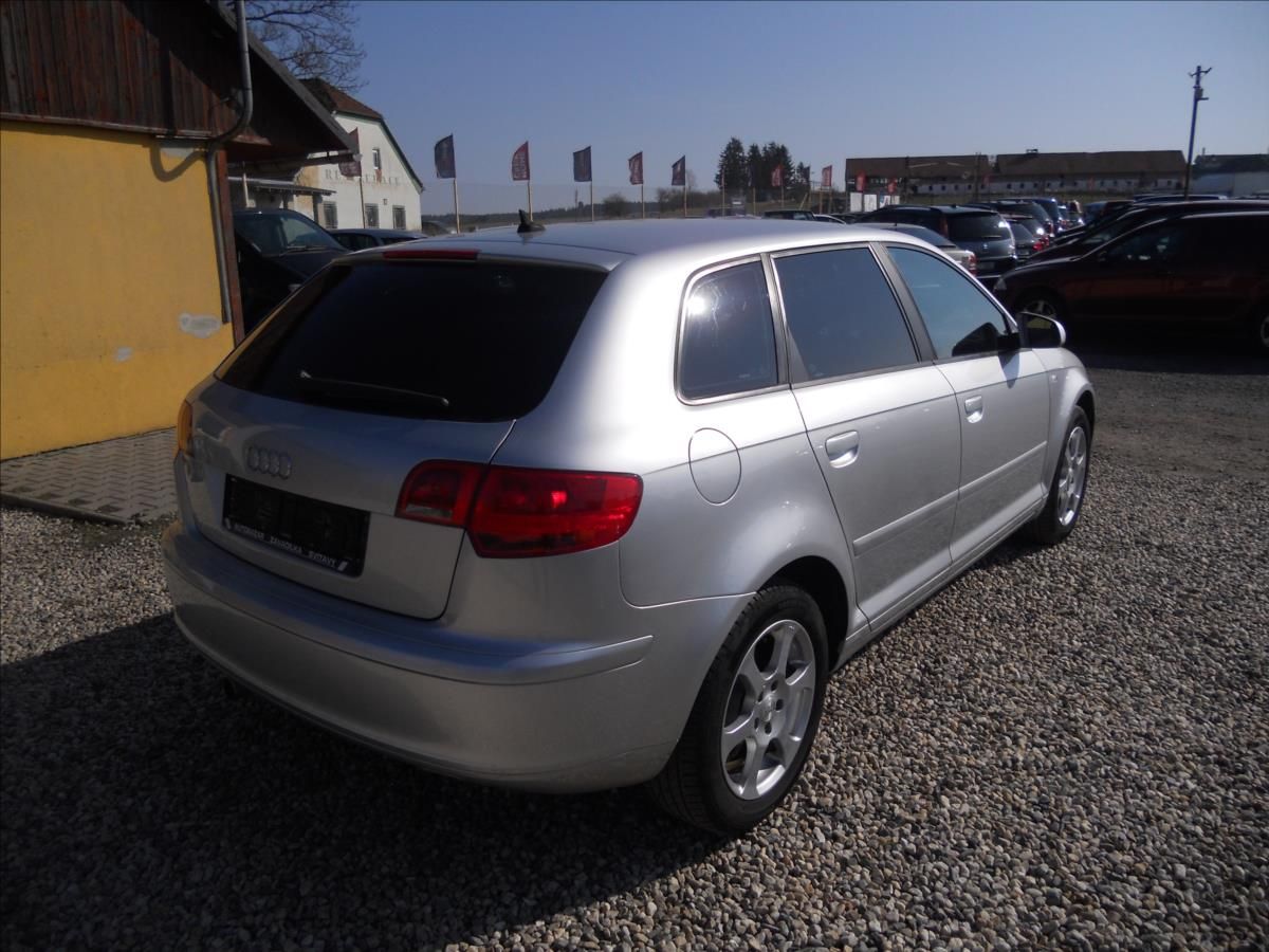Audi A3, 1,6 i 75Kw Sportback - fotka 6