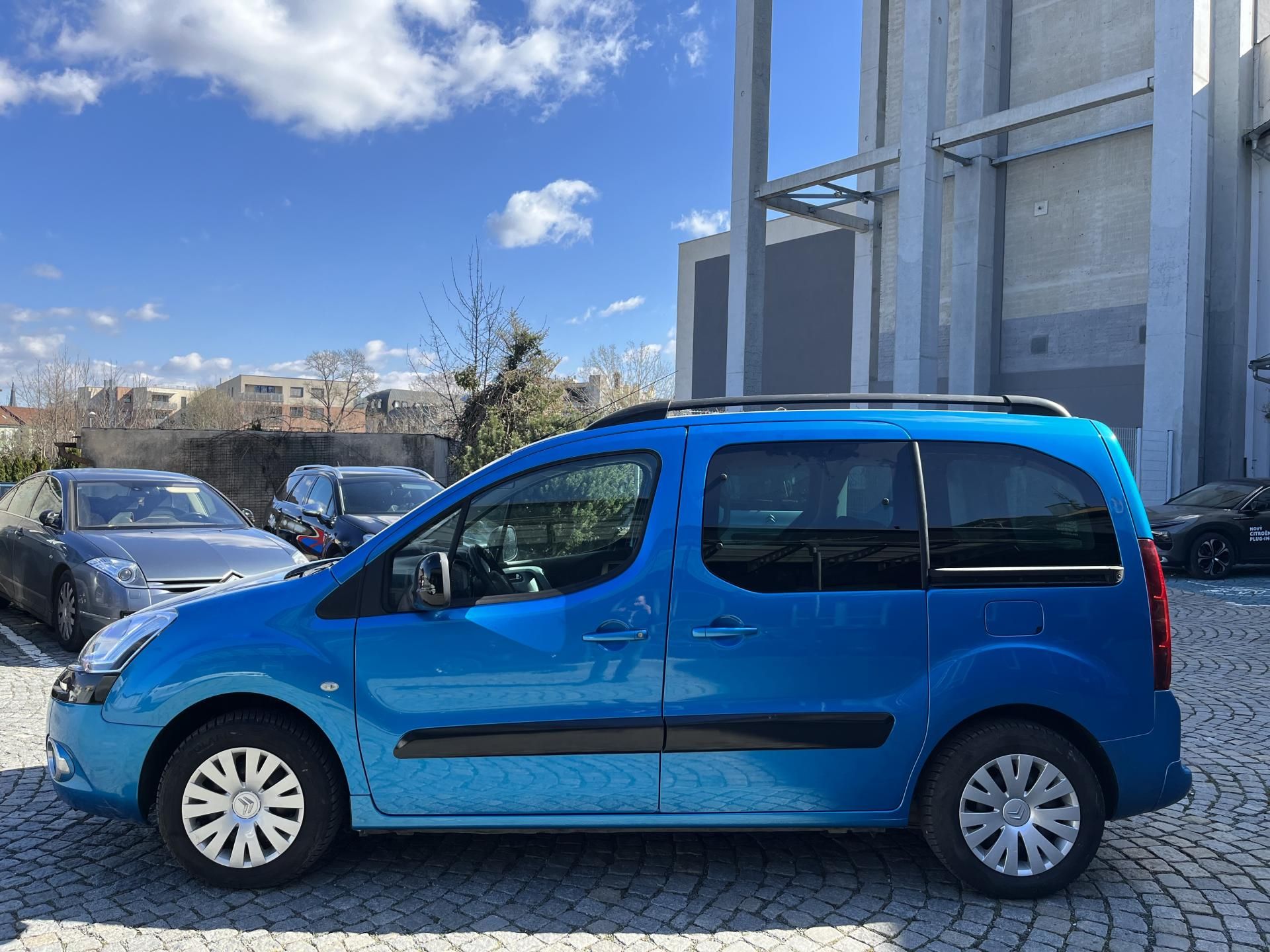 Citroën Berlingo, 1.6 HDI  90k Automat Exlusive - fotka 2