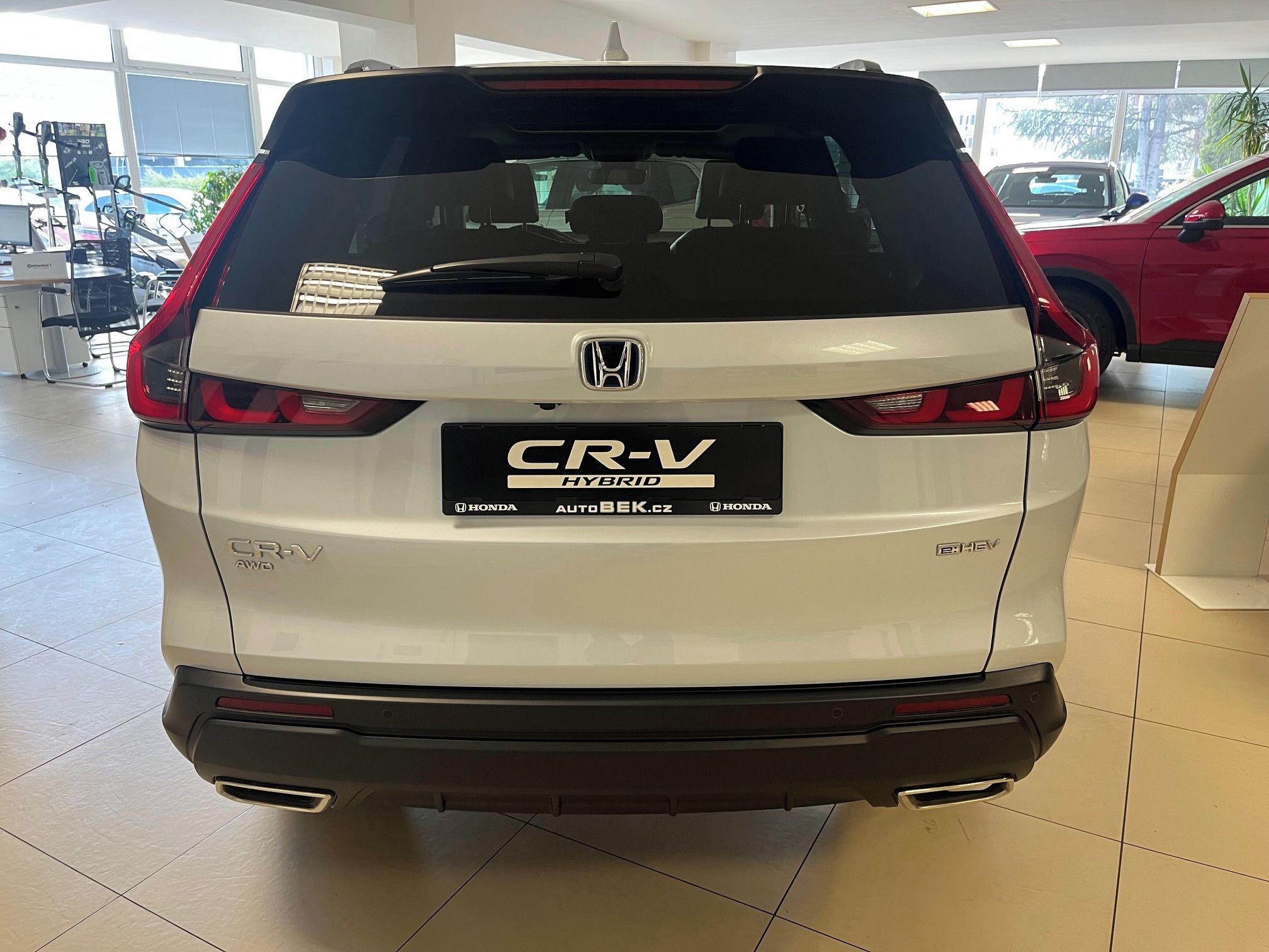 Honda CR-V, 2,0 e:HEV Elegance AWD Diamond - fotka 4