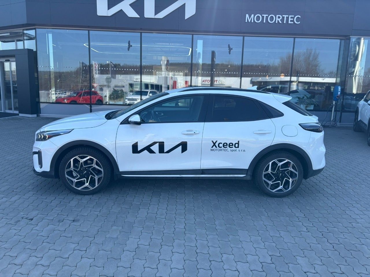 Kia XCee´d, 1,5 T-GDi GPF 7DCT GT LINE MY2 - fotka 4
