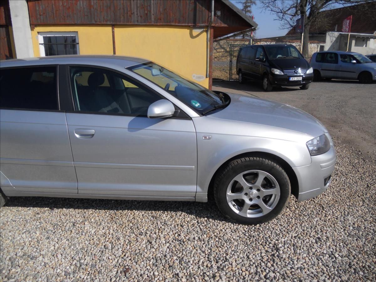 Audi A3, 1,6 i 75Kw Sportback - fotka 4