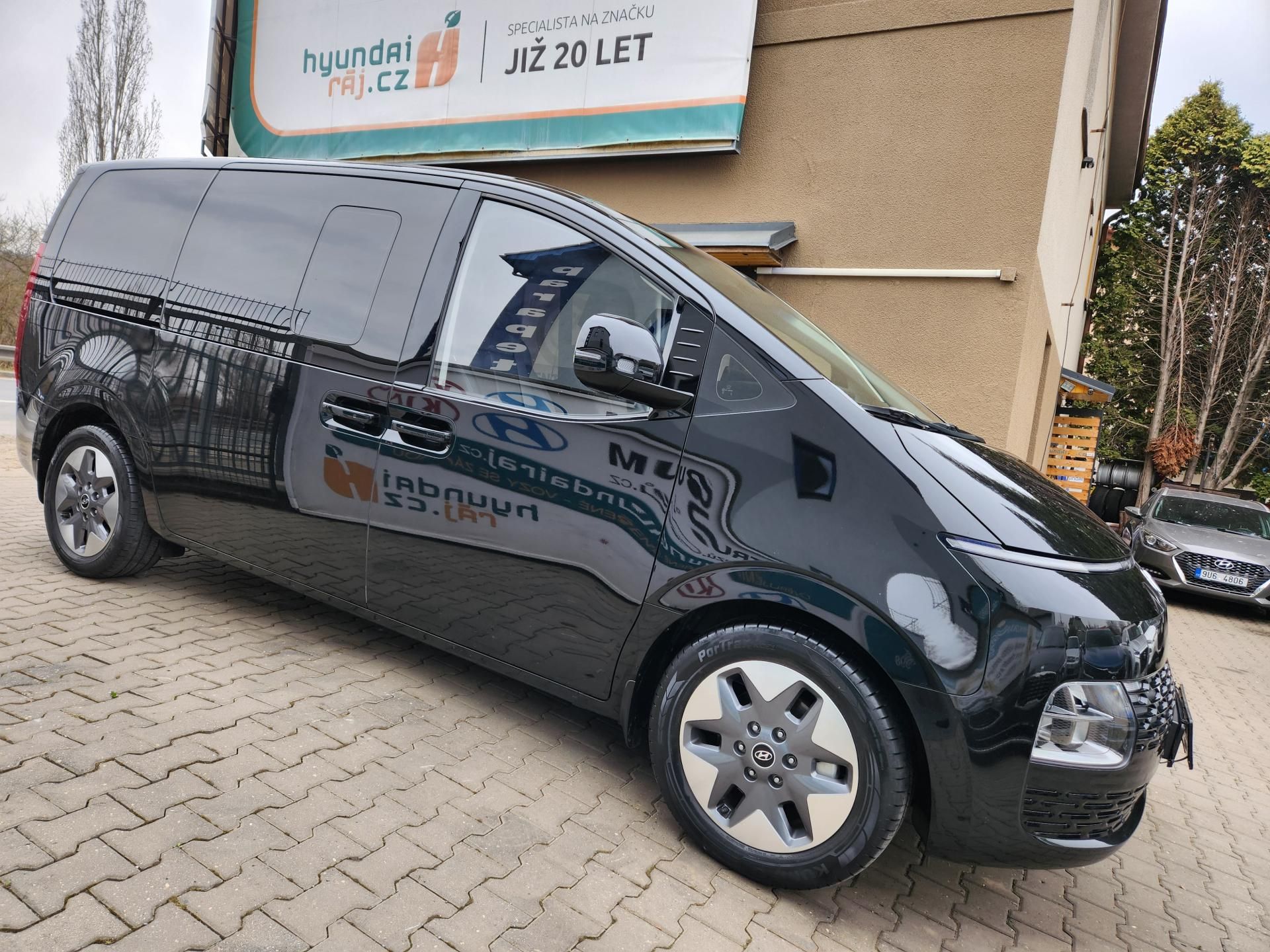 Hyundai Staria, 2.2-CRDi-4x4-9míst-PREMIUM - fotka 3