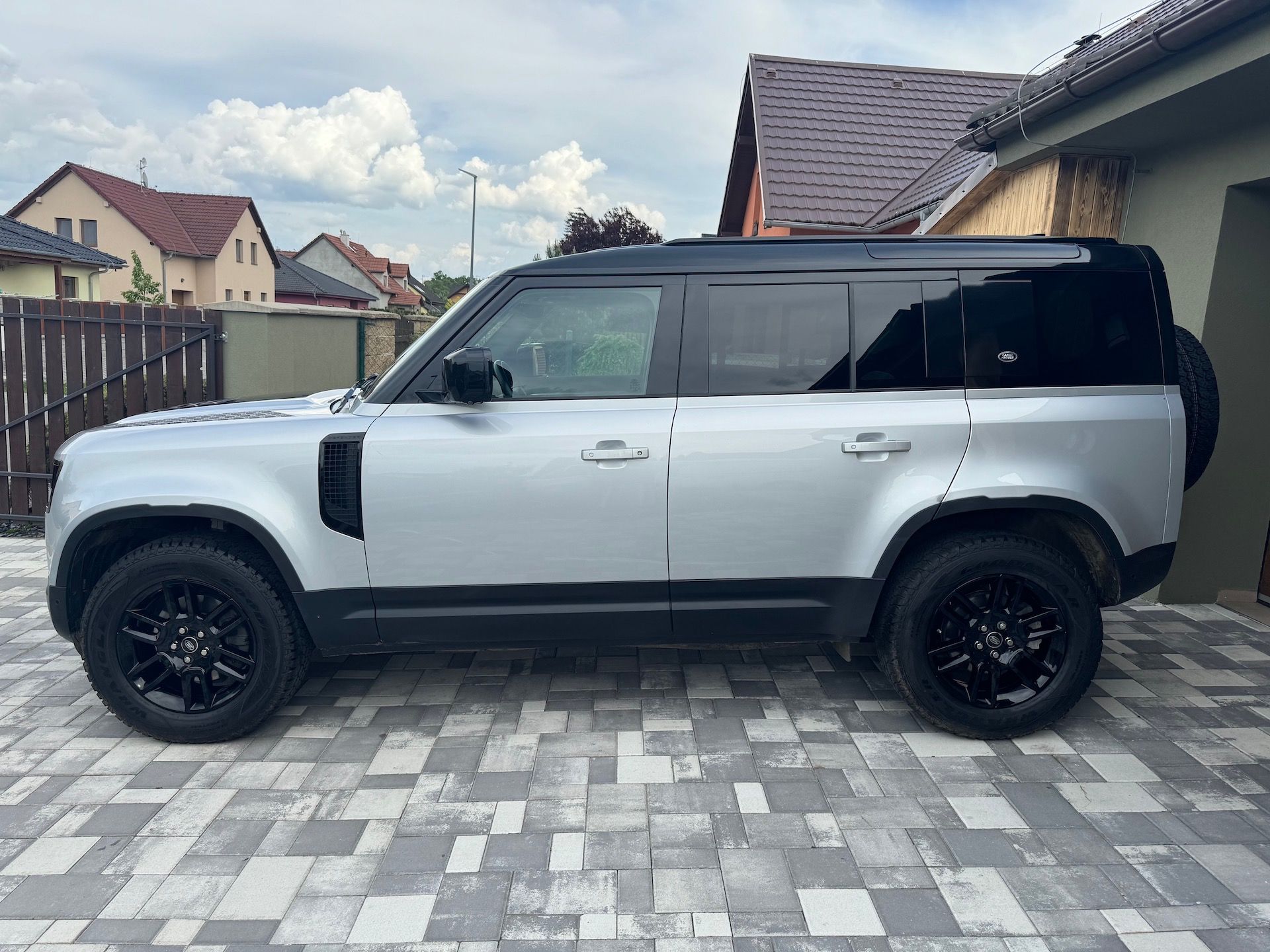 Land Rover Defender, 110 3.0 V6 převzetí úvěru s 0% - fotka 5