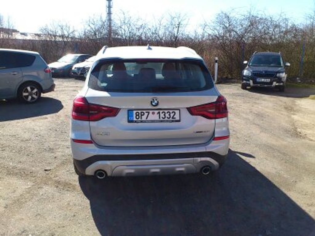 BMW X3, 2,0i xDrive Turbo 135kW - fotka 4