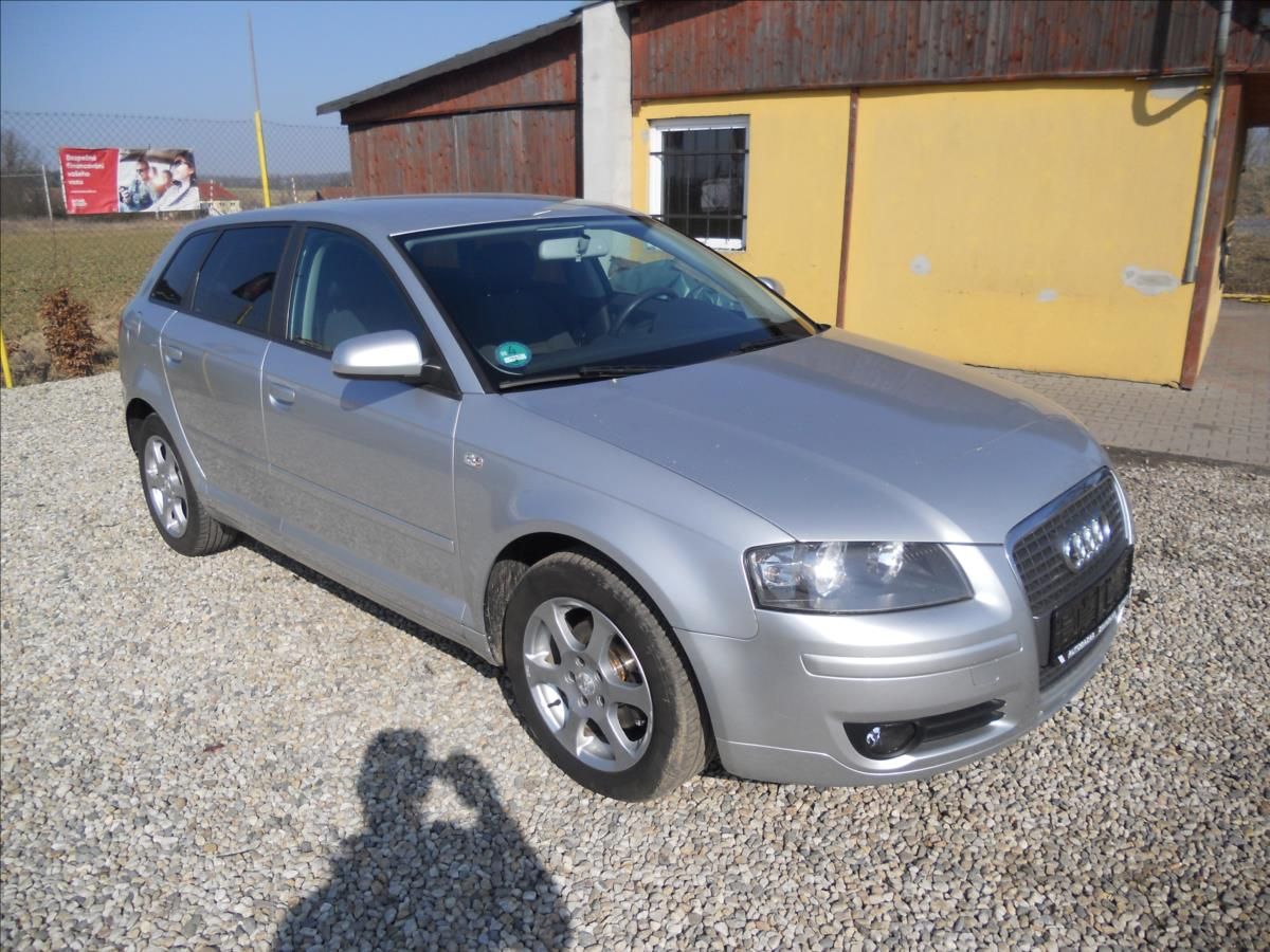 Audi A3, 1,6 i 75Kw Sportback - fotka 3
