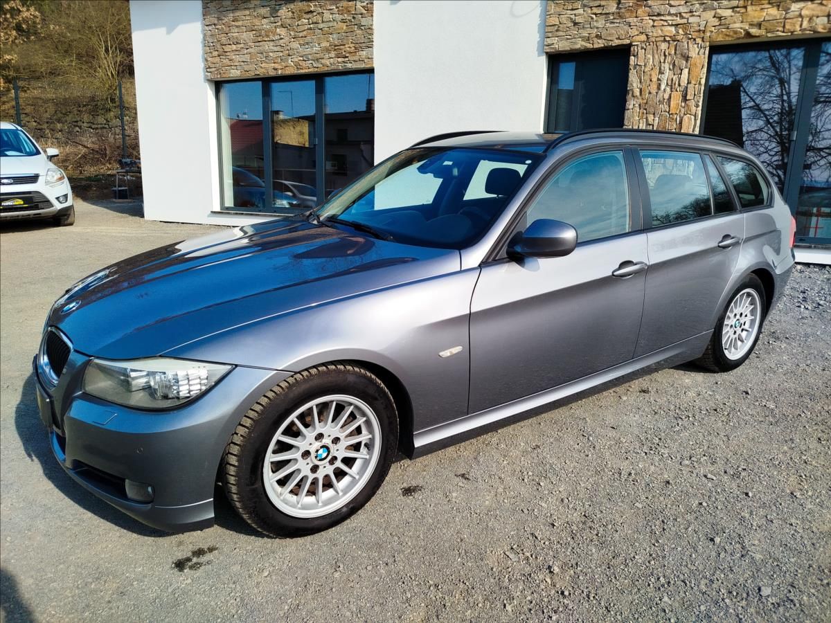 BMW Řada 3, 2,0 320i 125kW, NAVI, Automat - fotka 2