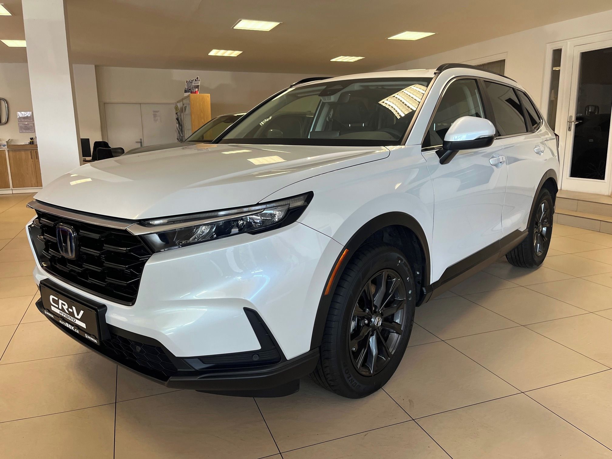Honda CR-V, 2,0 e:HEV Elegance AWD Diamond - fotka 2