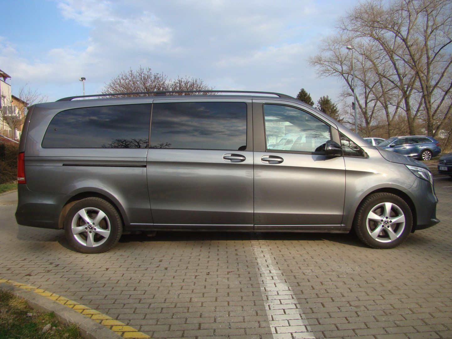Mercedes-Benz Třídy V, 300 CDi EXTRA LONG 7 MÍST - fotka 3