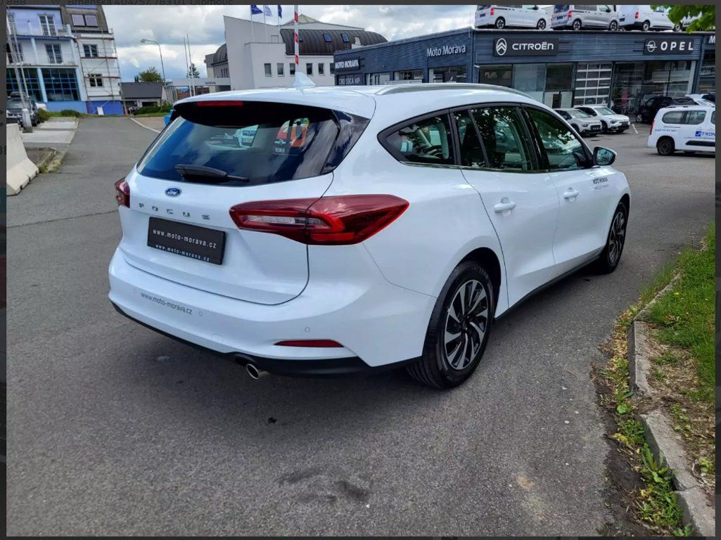 Ford Focus, Kombi 1,0 Ecoboost Titanium - fotka 3