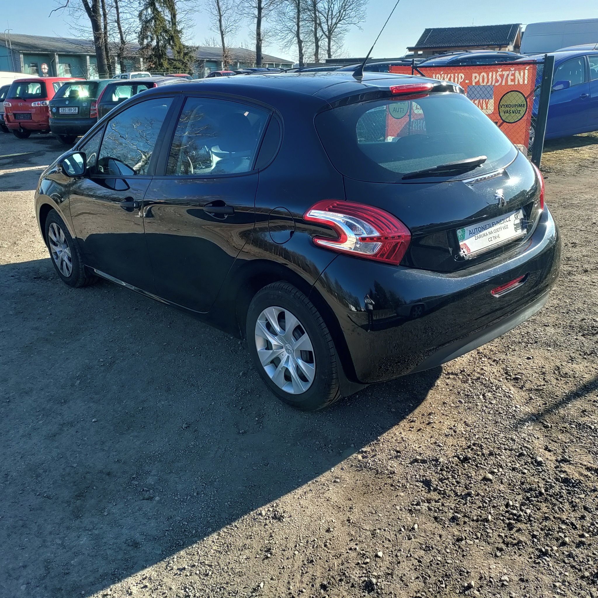 Peugeot 208, KRÁSNÝ,60TKM,1MAJ54L,SERVISKA - fotka 5